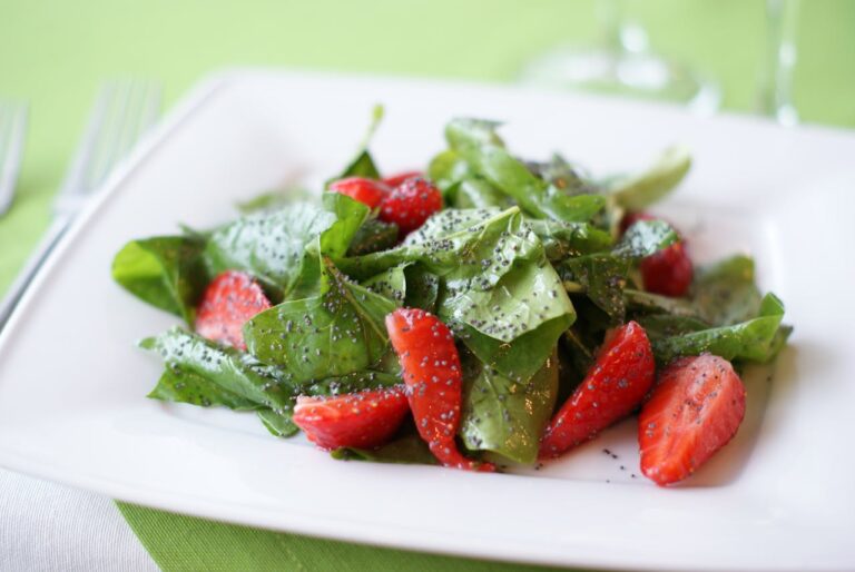 spinach salad with strawberries